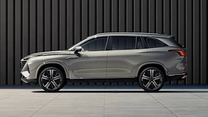 Seven-seat SUV bargain! 2025 MG QS prices confirmed as brand's first large SUV challenger to the Toyota Kluger, Hyundai Santa Fe and Kia Sorento