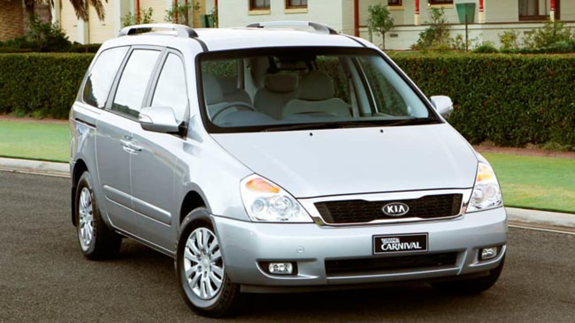 Kia Carnival Grand 3