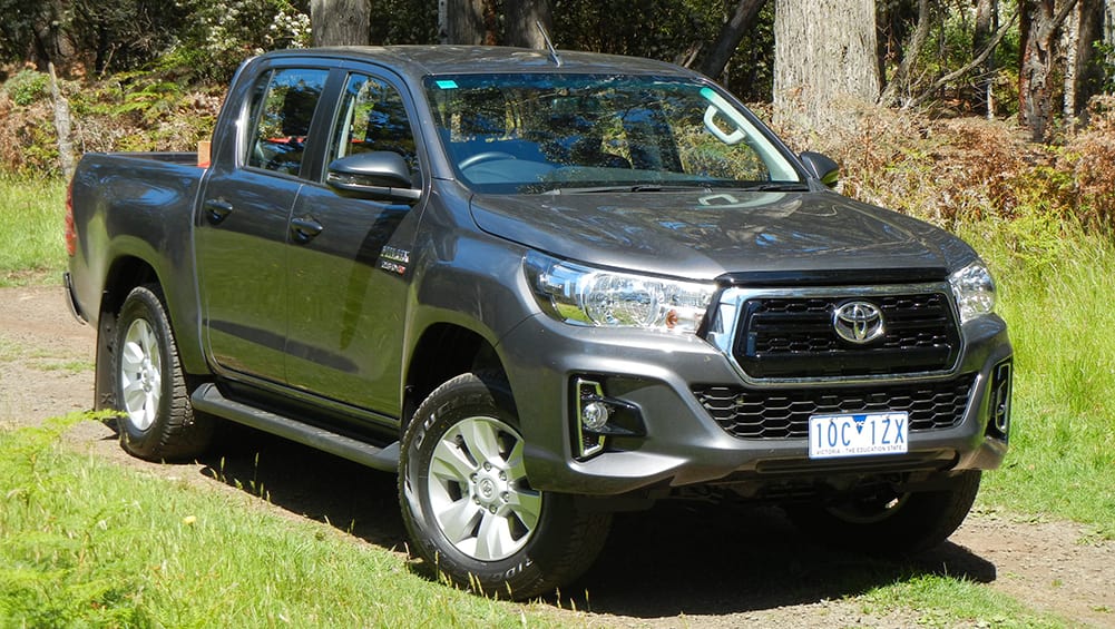 2019 Toyota Hi-Lux D-4D Active Extra Cab 