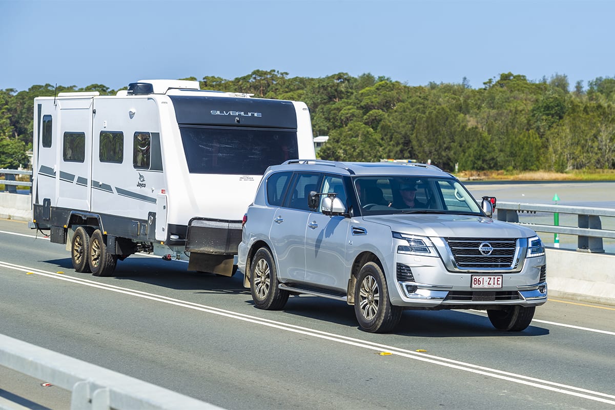 how-to-level-a-caravan-should-a-caravan-be-level-when-towing-carsguide