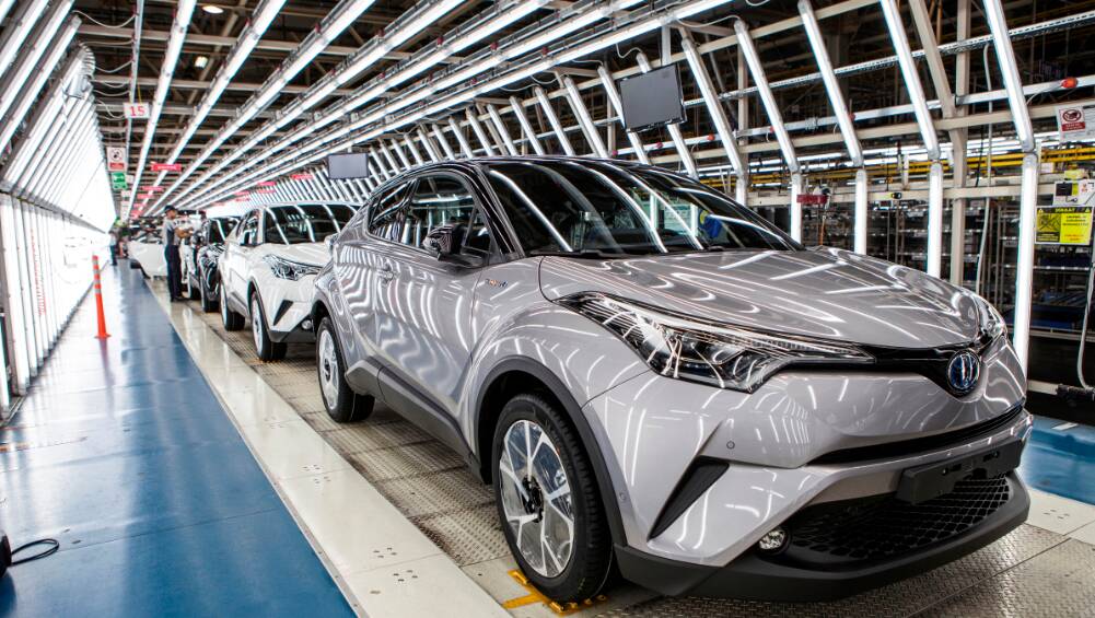 toyota-c-hr-hybrid-2020-confirmed-small-suv-to-get-corolla-engine-by