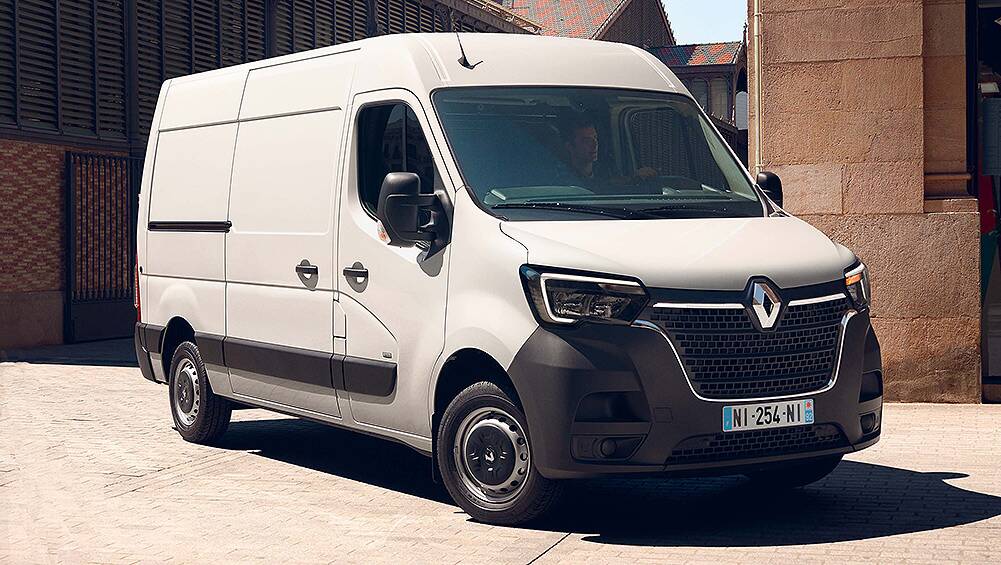 New Renault Master 2020 pricing and specs: Ford Transit rival gets ...
