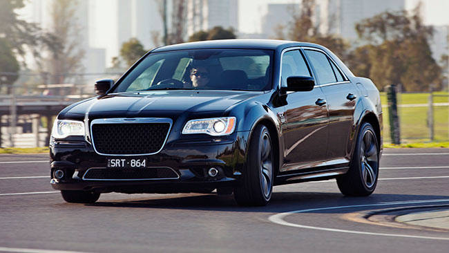 Chrysler 300 SRT8 Core 2014 review | CarsGuide