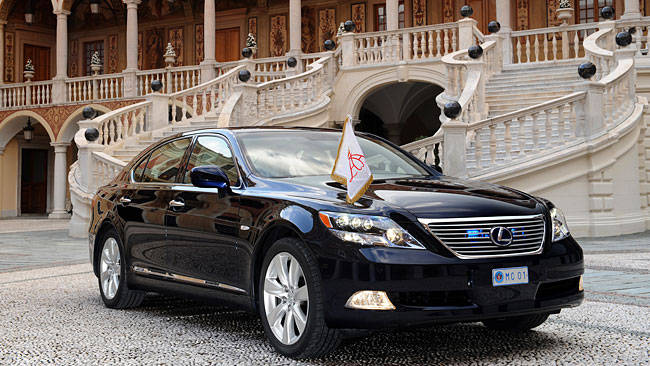 Lexus by royal appointment - Car News | CarsGuide