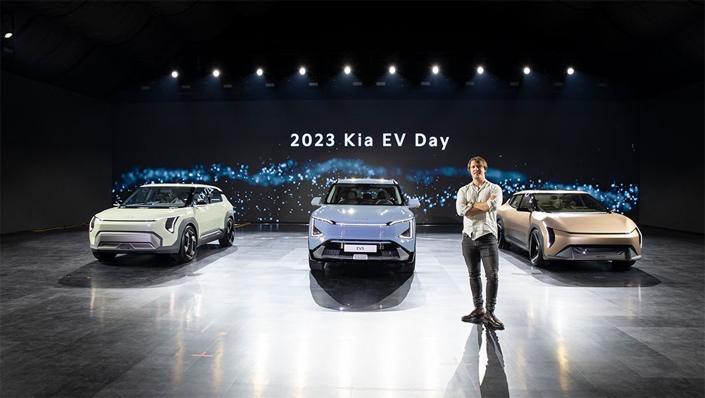 Auto Show Faceoff: 2024 Hyundai Kona Electric Vs. 2023 Kia Niro EV