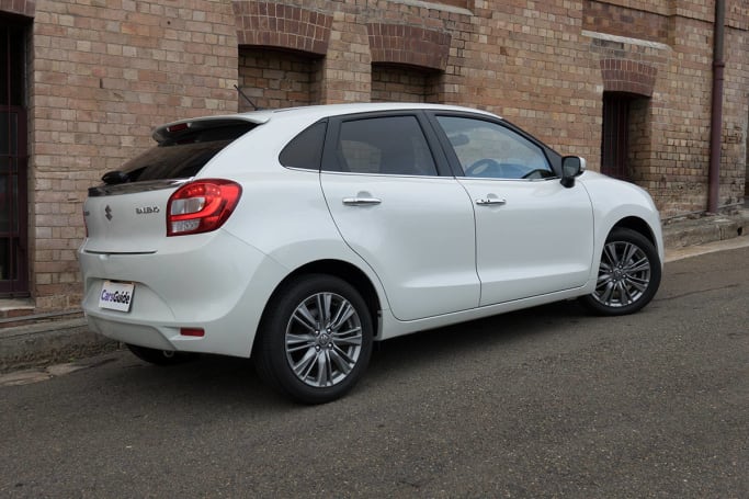 2017 suzuki baleno glx review