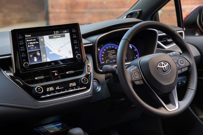 Toyota Corolla 2018  Dòng xe lý tưởng cho mọi người  OTO HUI NEWS  Tin  tức công nghệ và kỹ thuật Ô Tô