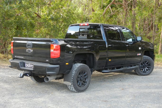 2019 chevy silverado midnight edition store