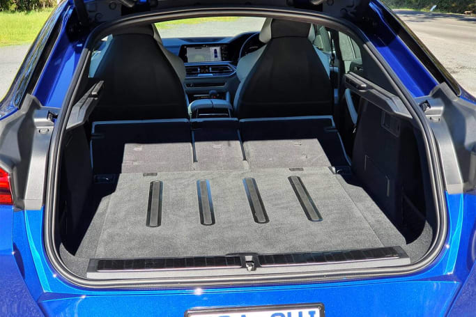 BMW X6 2020 Boot space