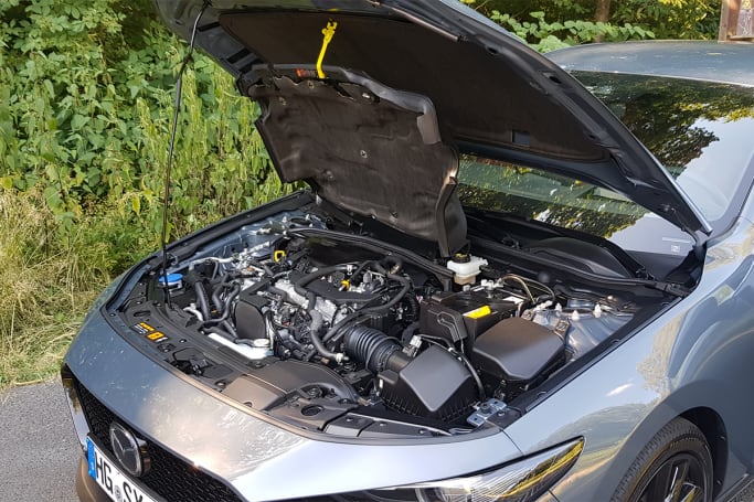 Skyactiv マツダ x 3