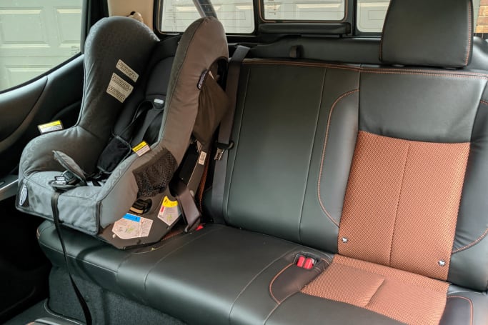Nissan hotsell navara isofix