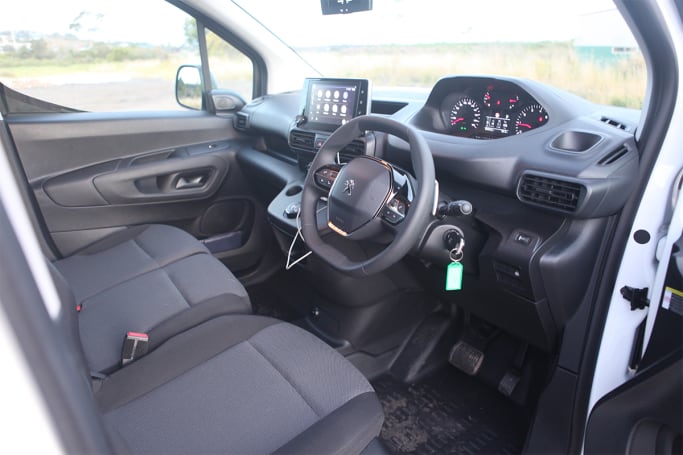 Peugeot store partner automatic