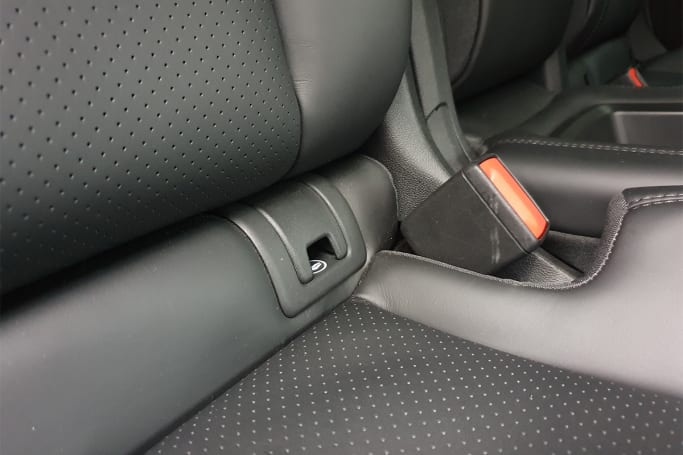 Porsche cayenne isofix 2025