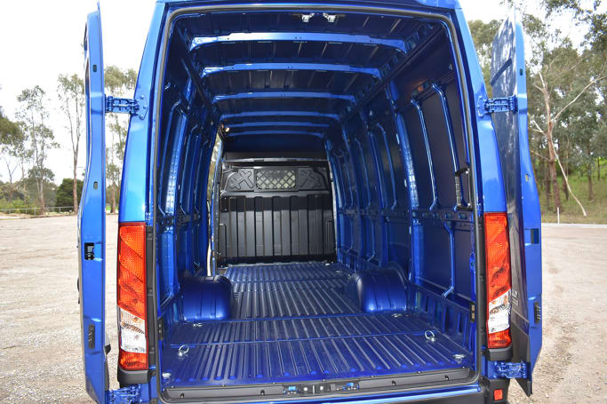 Iveco Daily E6 2021 review: Van load test – How does it cope with more than  1.6 tonnes aboard?