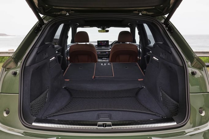 Audi Q5 2021 Boot space