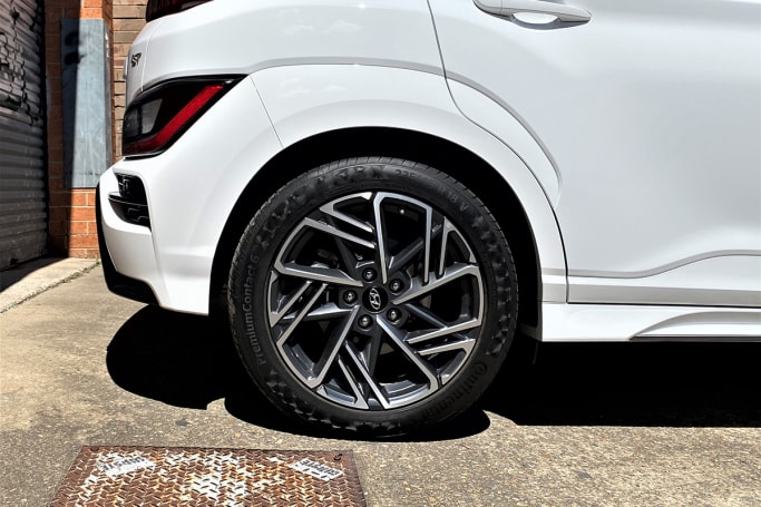 Kona 18 deals inch size