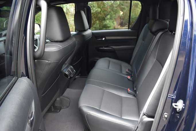 Does toyota discount hilux have isofix