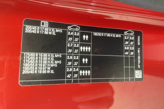 Mini Cooper Tyre Pressure Recommended Psi Kpa Bar Carsguide