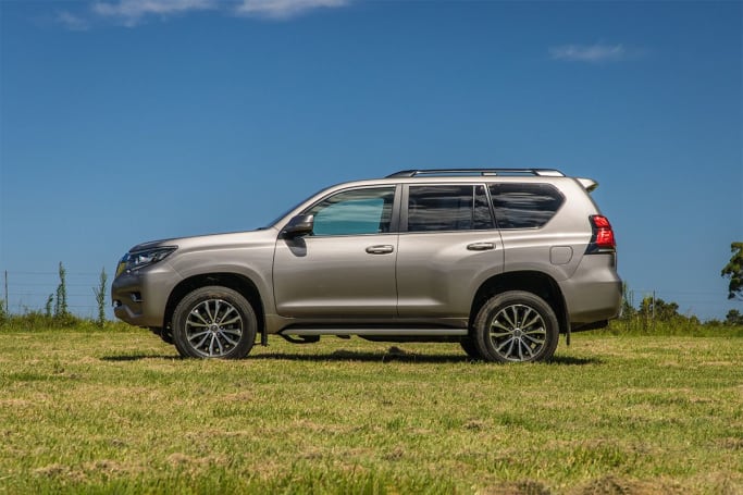 Toyota Prado review: Kakadu - off-road test, but is top spec it over a GX GXL? | CarsGuide