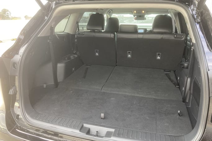 Toyota Kluger 2022 Boot space