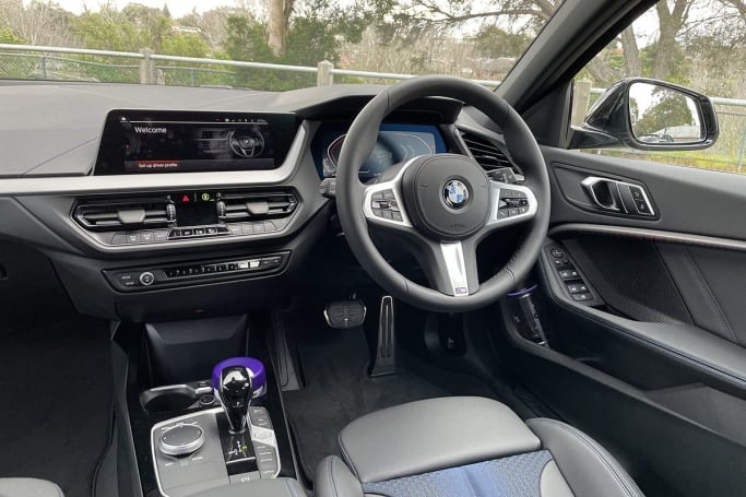 Bmw store 118i accessories