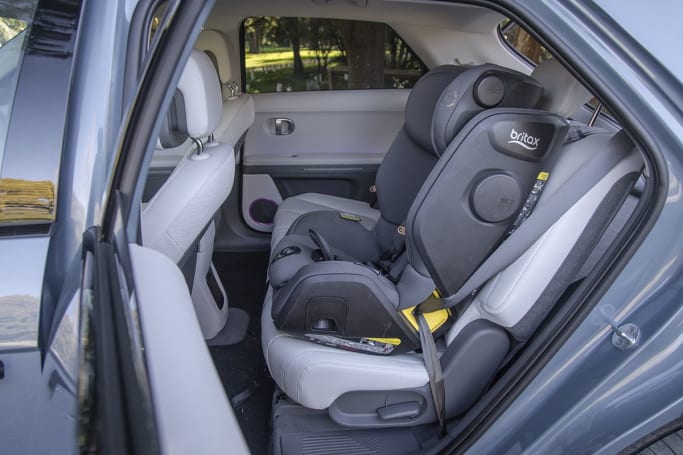 Hyundai deals ioniq isofix