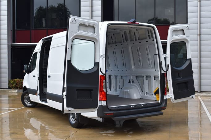 Mercedes Sprinter 2023 review: 419 LWB Panel Van - GVM test - Big van ...