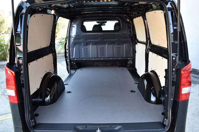 Mercedes vito cargo clearance