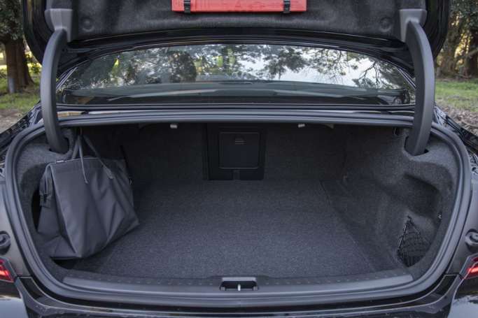 Volvo S60 Boot space