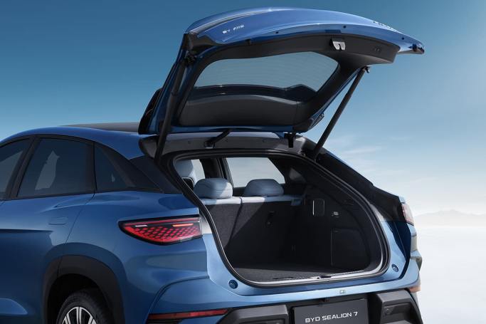 BYD Sealion 7 Boot space