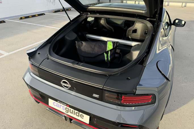 Nissan Z Boot space