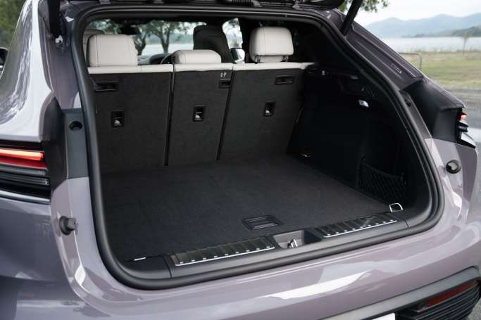 Porsche Macan Boot space
