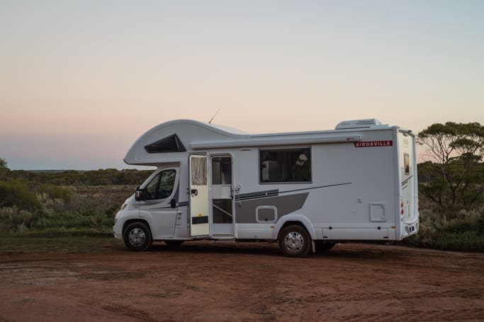 wenselijk Recensent Normaal gesproken Caravan vs Camper Trailer vs Motorhome - How to Choose the Right One for  You | CarsGuide