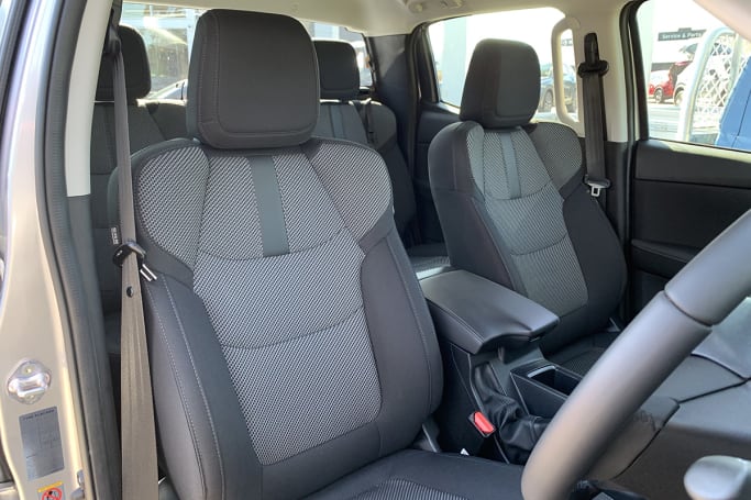 2021 mazda bt50 hot sale seat covers