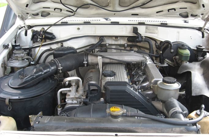 The 4.2-litre inline six-cylinder engine produces 96kW/285Nm. (image credit: Wikimedia Commons)