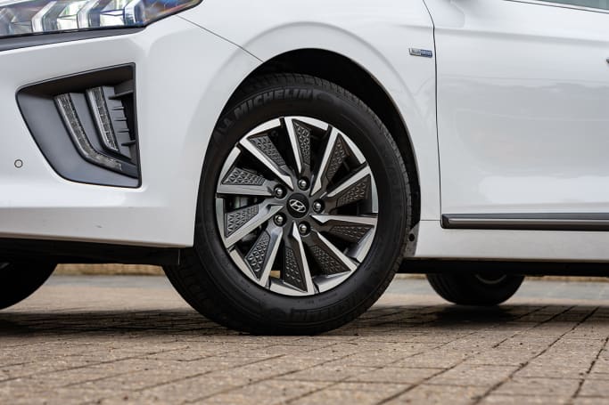 Hyundai ioniq deals electric 2021 range