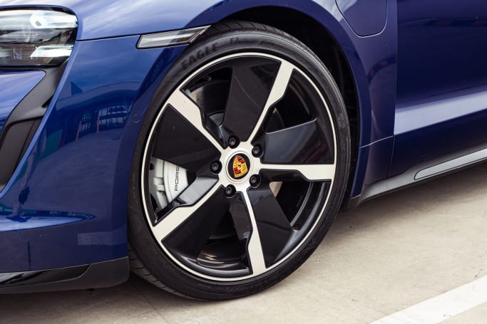 Porsche shop taycan wheel