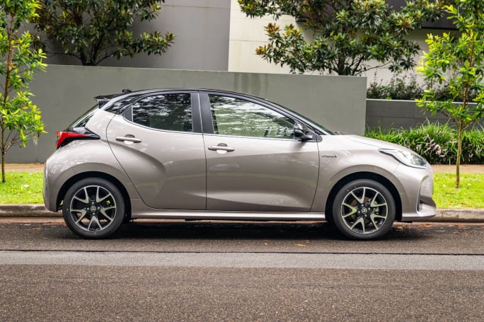 Toyota yaris zr hybrid deals