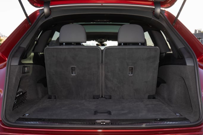 Audi Q7 2020 Boot space