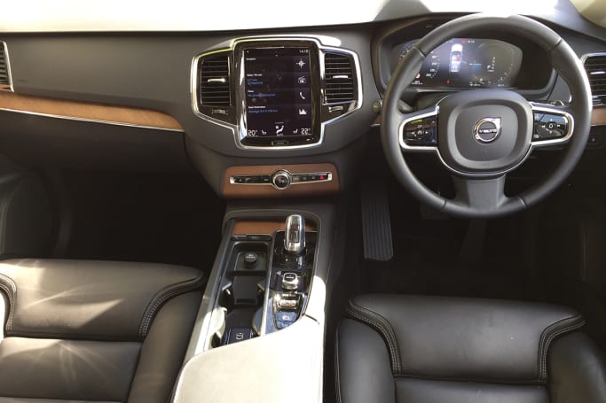 2017 volvo store xc90 t8