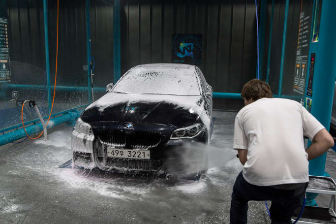 We Investigated The 24hr Self Serve Carwash Phenomenon In Korea