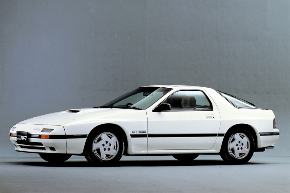 Without the Mazda badges can you tell the difference between the FC RX-7 and the 924?