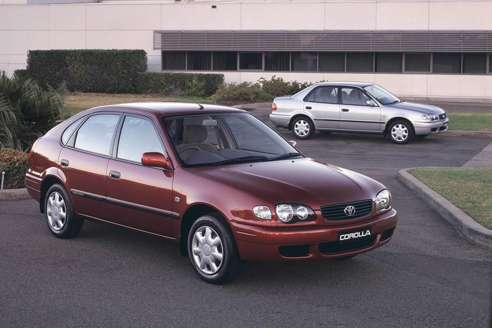 2000 Toyota Corolla Ascent seca and sedan