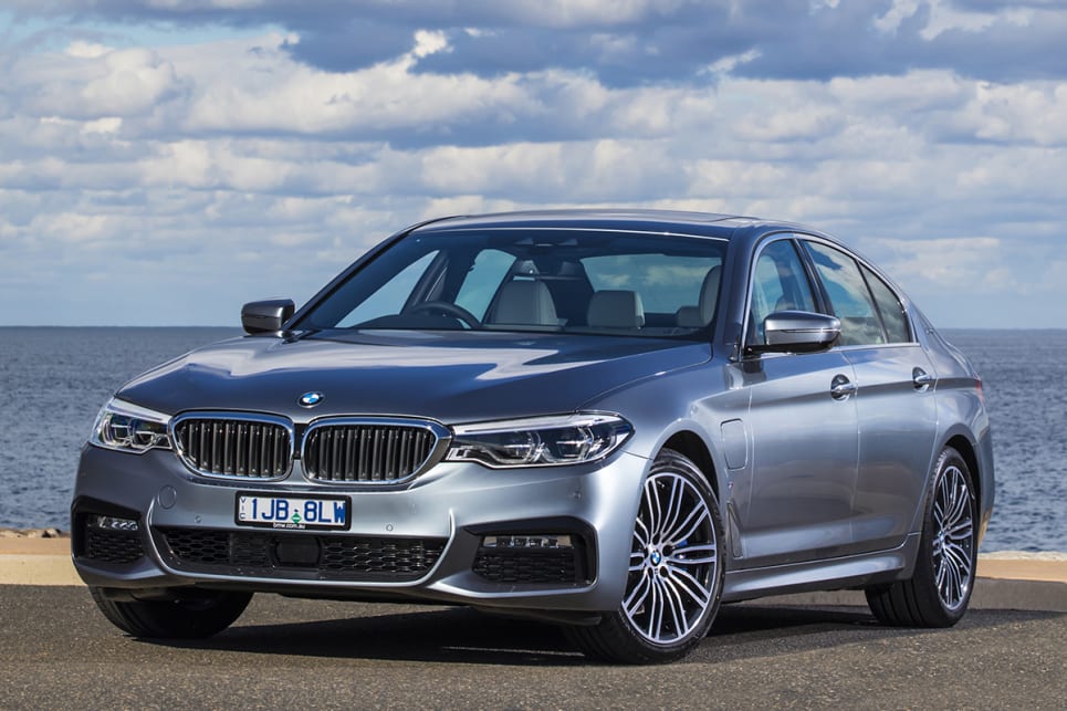 The only way you can pick a 530e from a 530i is by the subtle blue accents on the grille and wheel centre caps.