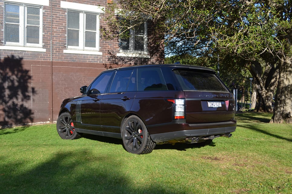The way to tell a SVAutobiography Dynamic apart from lesser Rangies is by the quad exhaust and the SVO badge on the tailgate. (image credit: Richard Berry)
