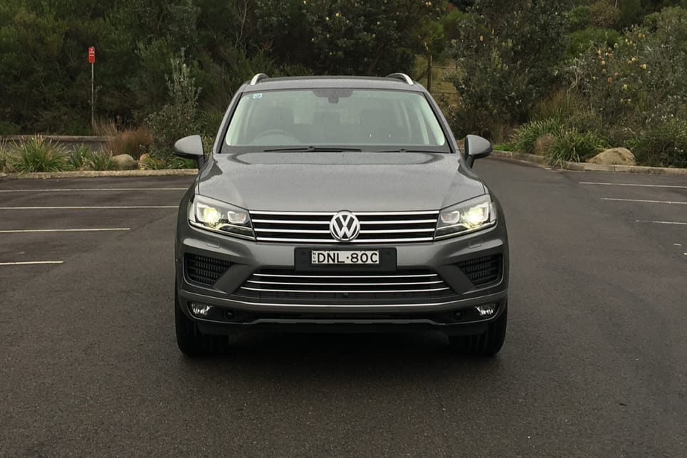 The Touareg is big, appearing to command more lane space than even its seven-seat Skoda Kodiaq cousin. (image credit: Andrew Chesterton)
