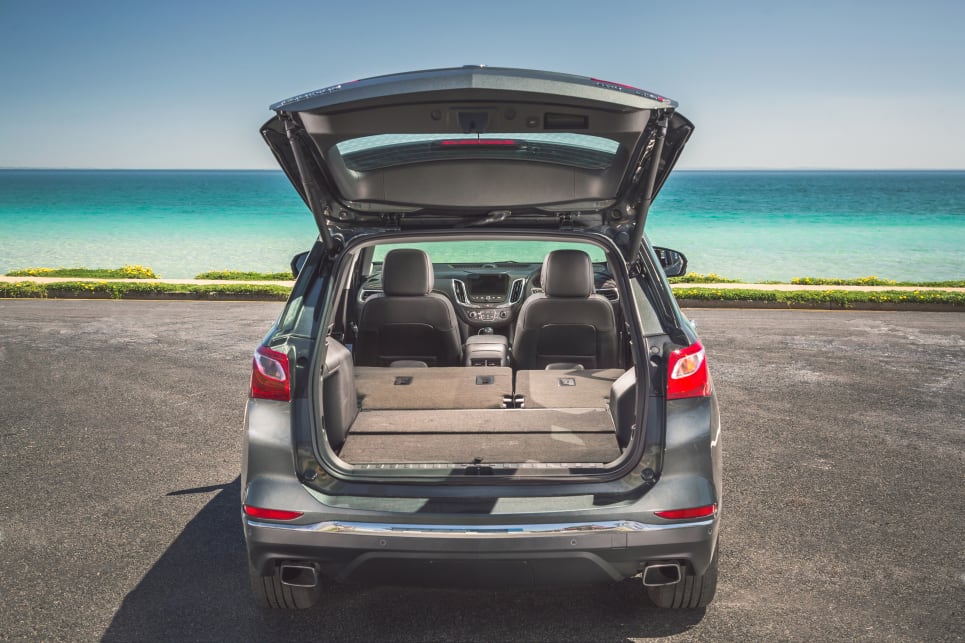 The Equinox boot holds 1798L with the seats folded down in a 60/40 fashion. (Model shown: LTZ-V)