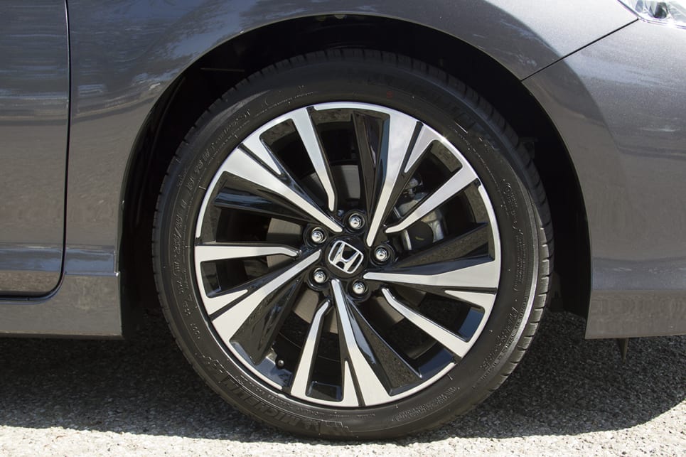 The Honda Accord V6L arrives with 18-inch alloy wheels.