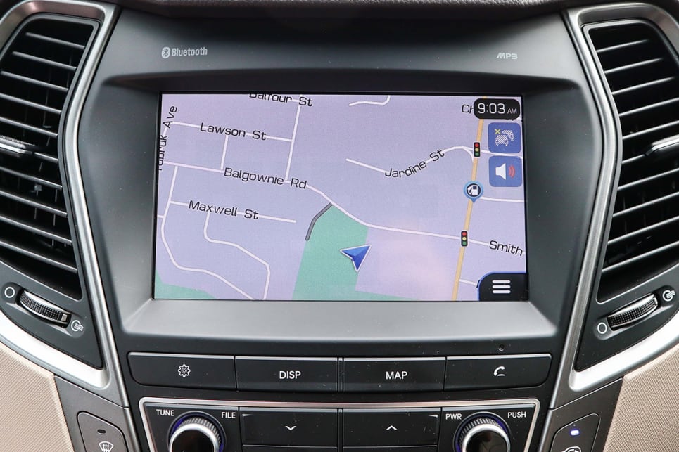 The multimedia system's graphics are quite good, especially for an established model. (2018 Hyundai Santa Fe model shown)
