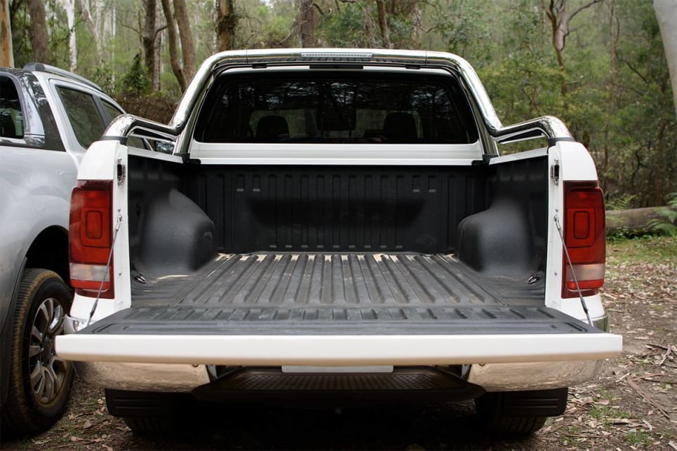 The Amarok has a huge tub: 1555mm long, 1620mm wide (and 1222mm between the arches, making it broad enough to fit a pallet).